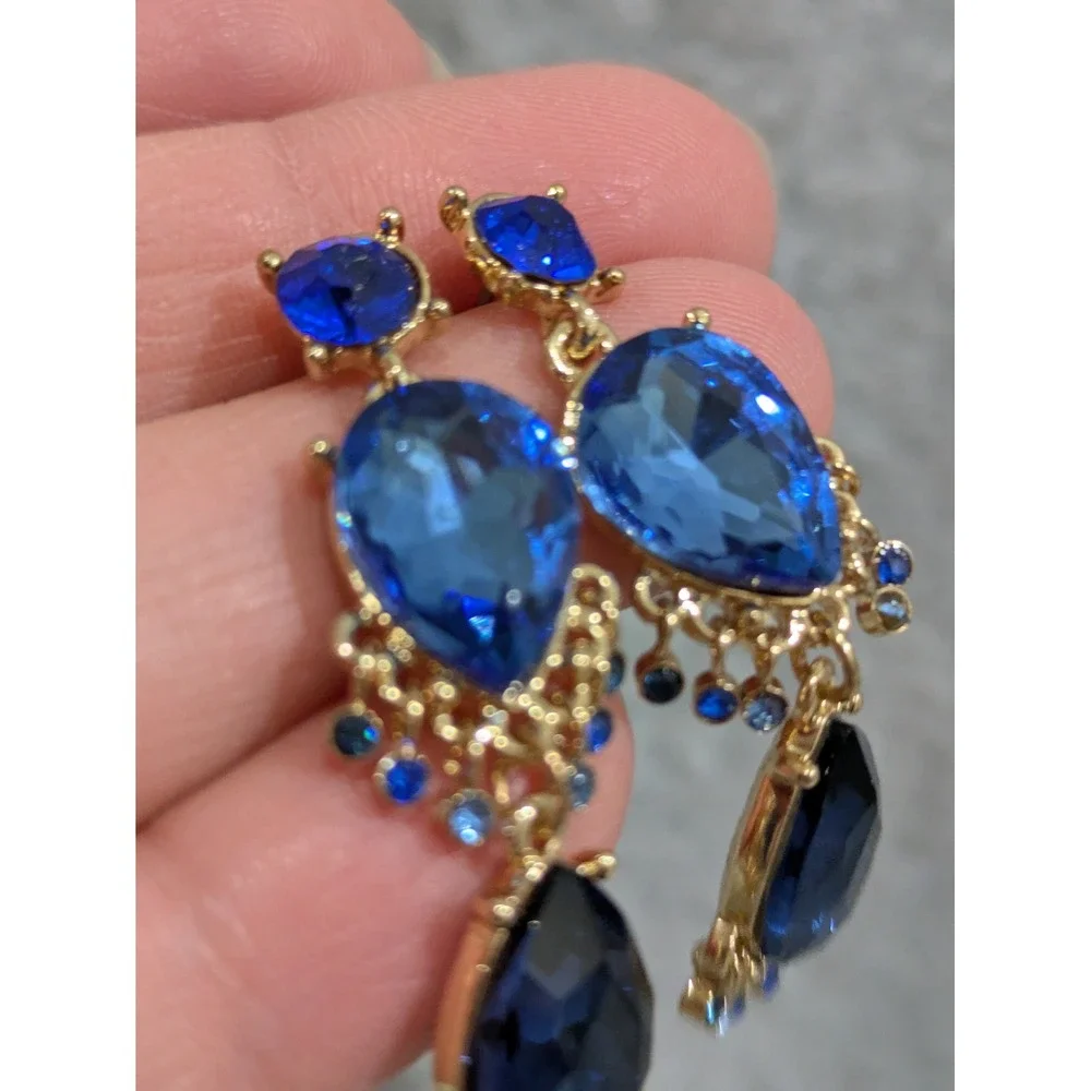 Unbranded sapphire earring